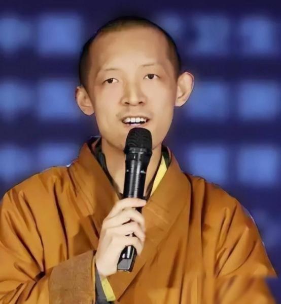 北大天才放弃50万奖学金，非要出家当和尚！父母哭求也拦不住他，当年转身剃度这一出