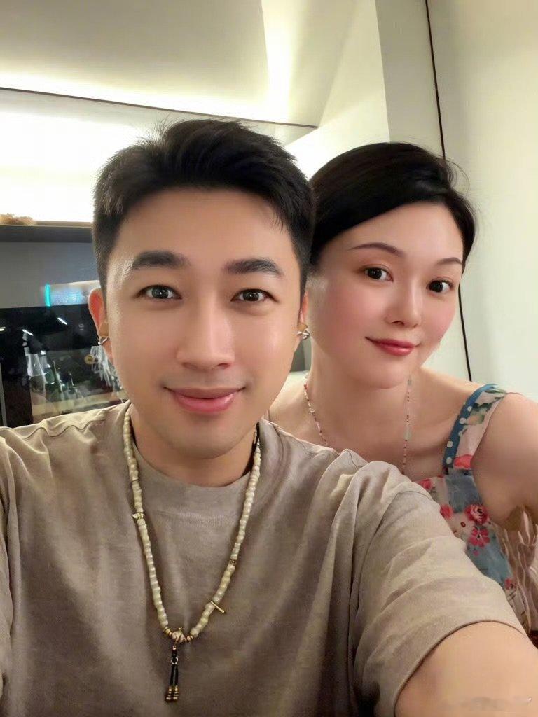 于正回应晚晚怀孕于正回应晚晚怀孕，大家不要乱说呀！于正说不知道晚晚怀孕