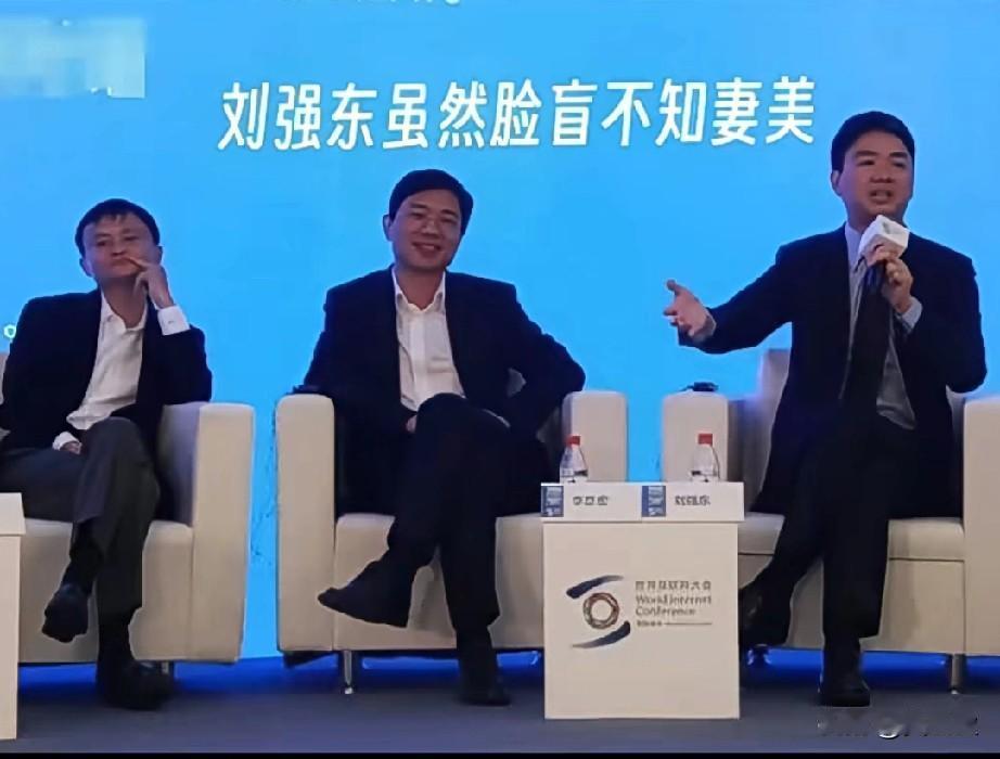 有人说，章泽天就是，一道美丽风景线，章泽天人美心善，又聪慧又能干！只能