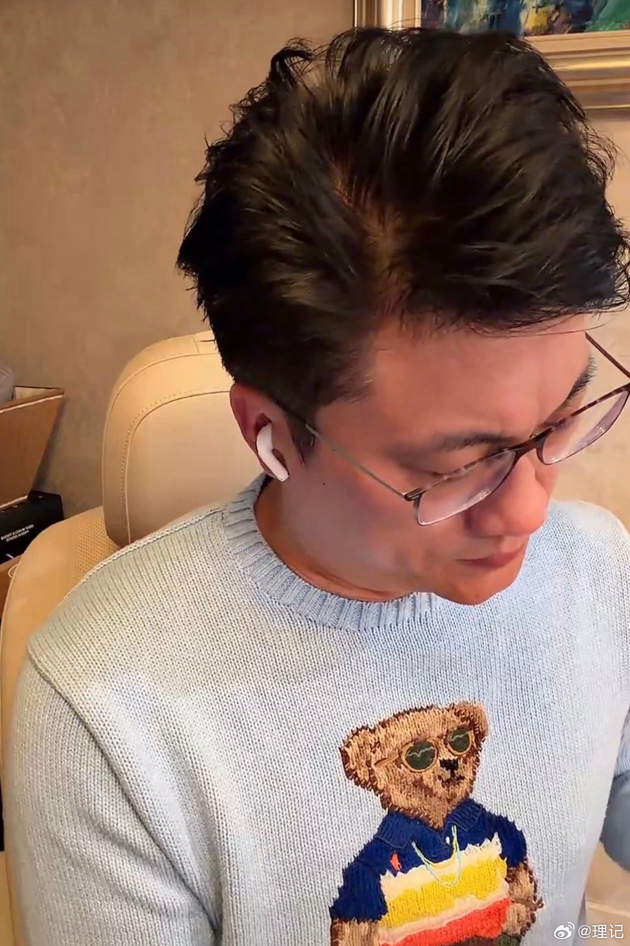 理记控糖为了呼吁大家控糖，我豁出去献祭自己。左边是没控糖时的我，那时候我在横