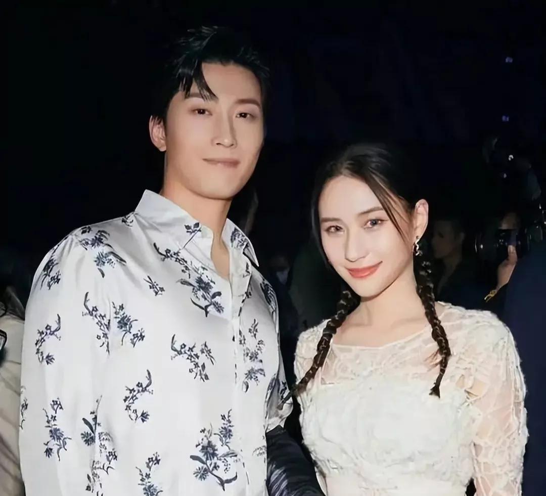 窦骁何不跟吴克群学学怎么跟何超莲相处之道呢？何超莲跟吴克群处的时候，对吴克群真