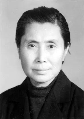 1973年的胡风：半生风骨磨尽，只剩温柔与苍凉1973年，胡风准备去医院前