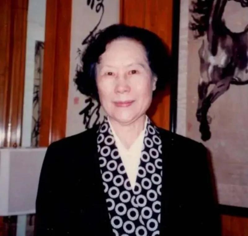 1953年，徐悲鸿病逝，五年后，他的妻子廖静文不但选择了改嫁，还生了孩子。然而，