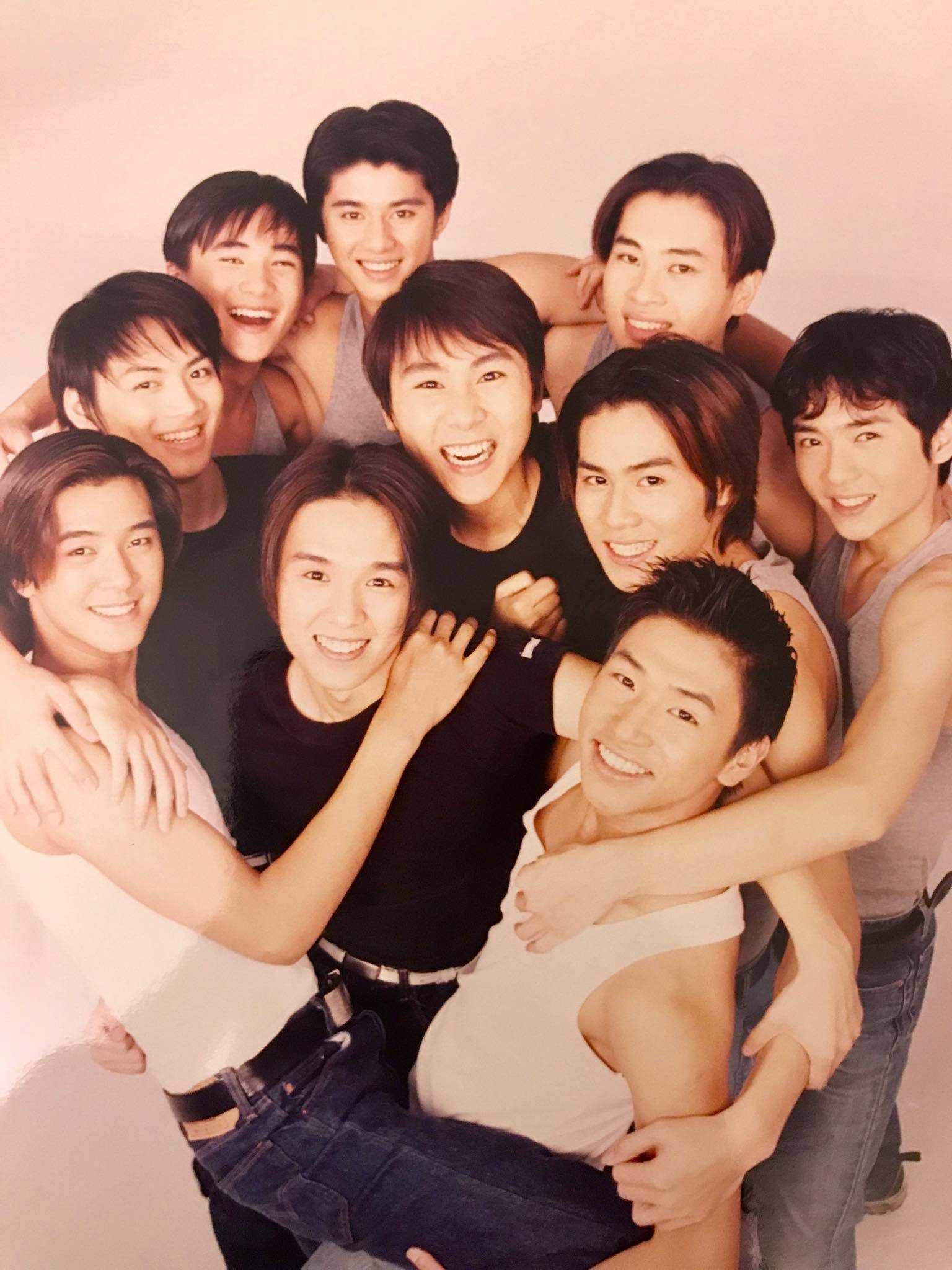 台湾造型师李明川分享了一张早期妆造照，有罗志祥、欧汉声、焦恩俊、王仁甫，看得出还