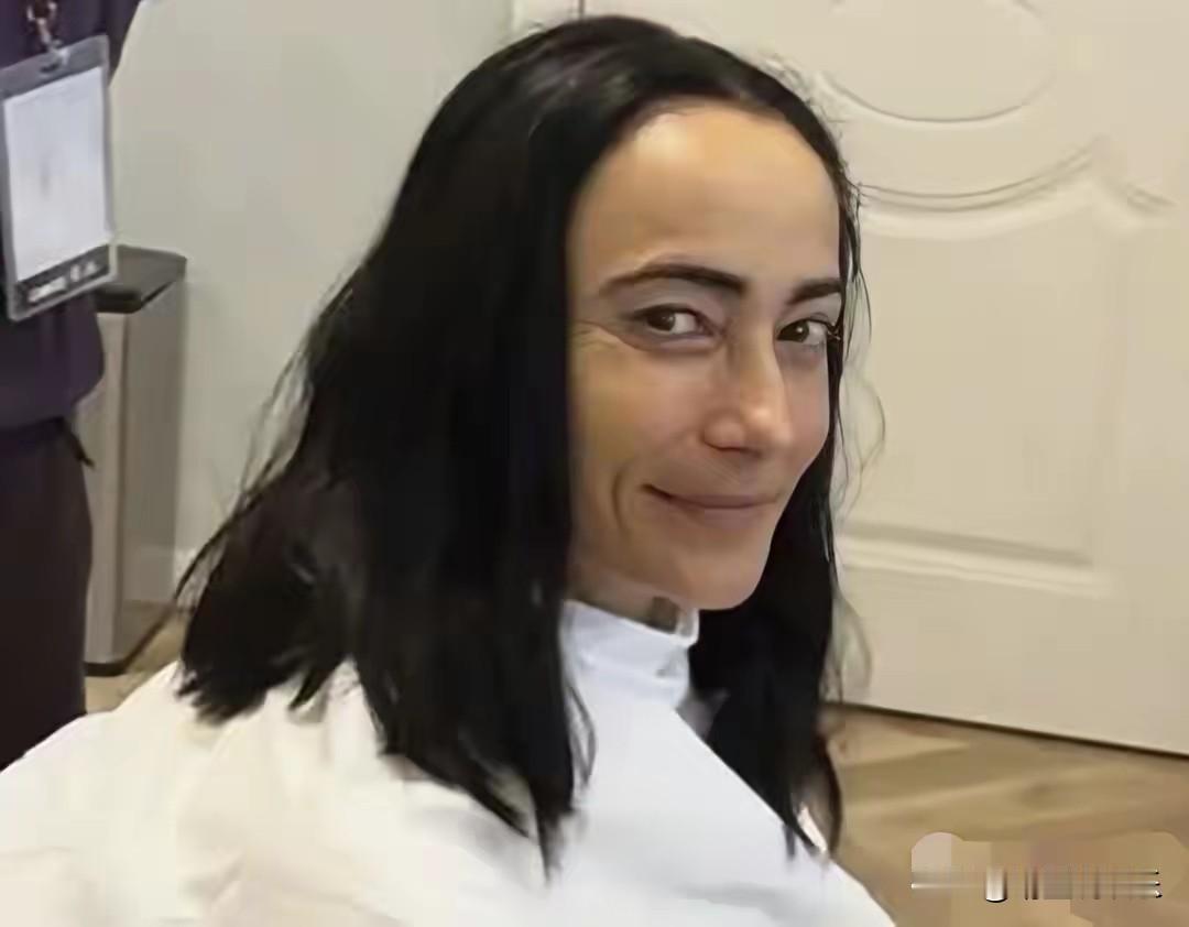 原来“夫妻相”不一定是个褒义词。吴彦祖老婆越来越像他，原本夫妻俩都是高颜值长得