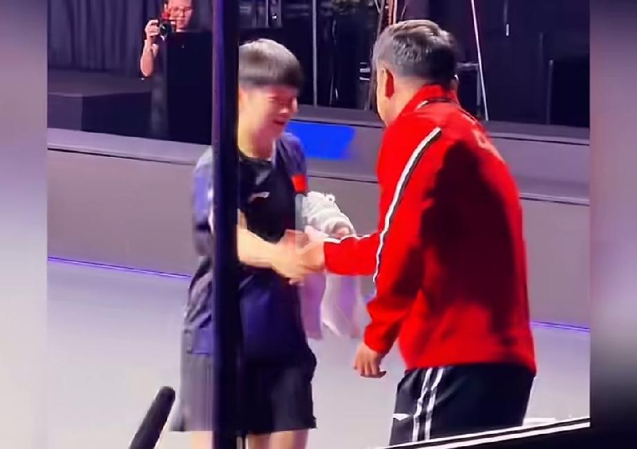 王皓圆梦了！作为国乒男队主教练，王皓的身兼重任。每日面对男队的一帮小伙子，王皓