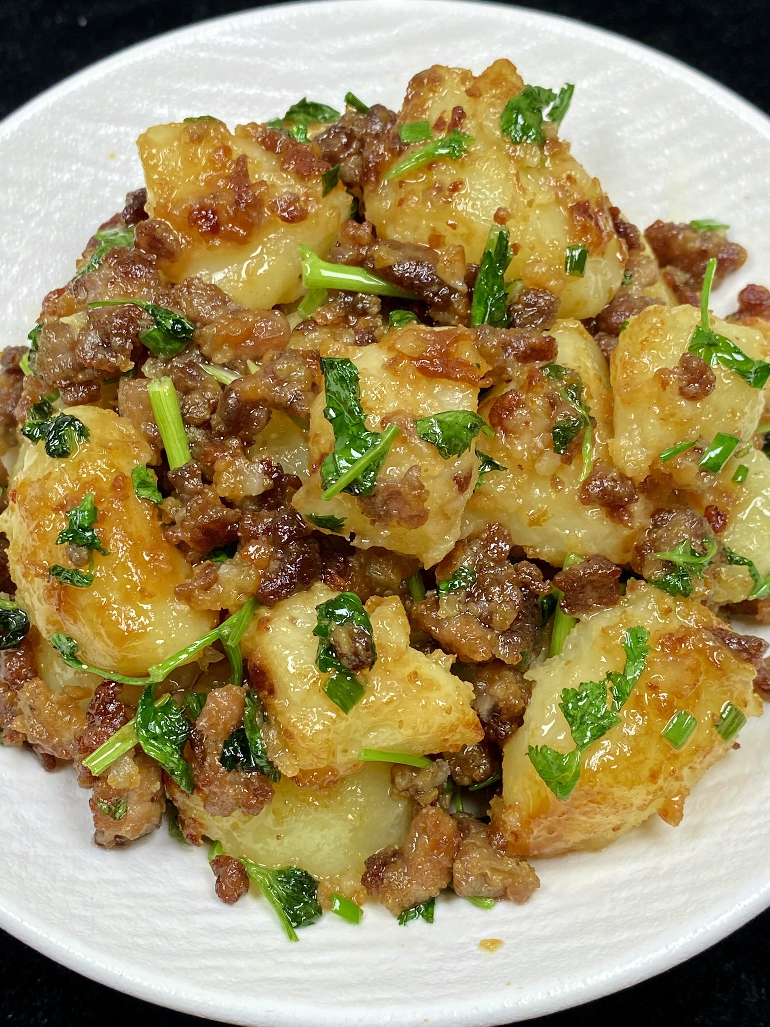 土豆这样做能给你香迷糊了。哇哦固士豆香菜炒肉末这样做真的巨香巨好吃 土...