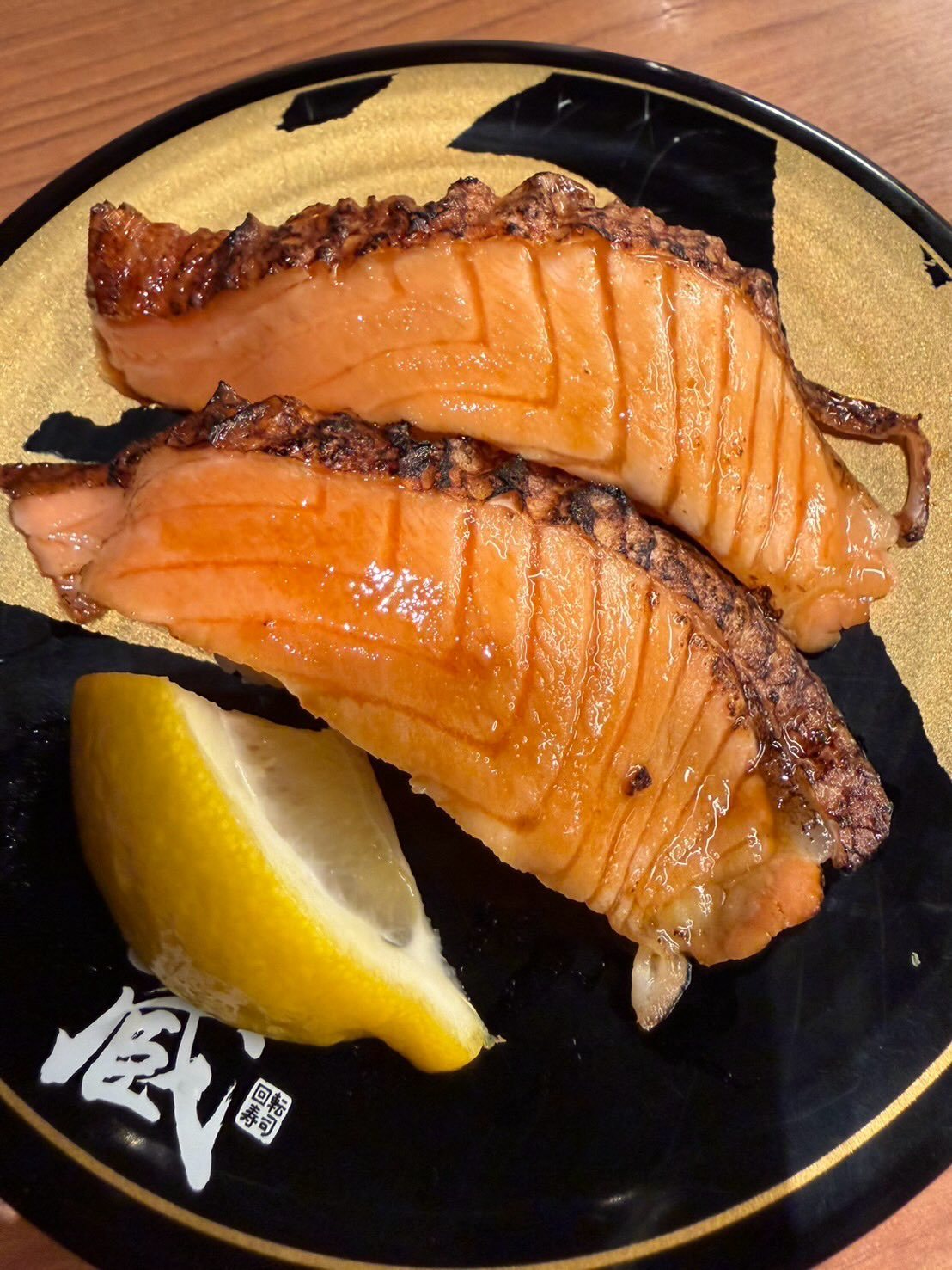 尾関梨香「最近のご飯🍴食欲旺盛😋びっくりドンキー焼き鳥無添蔵」