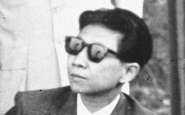 1946年，孔祥熙女儿逛公园遭军阀公子街头调戏，她立即举枪便射，两人互射十几发，