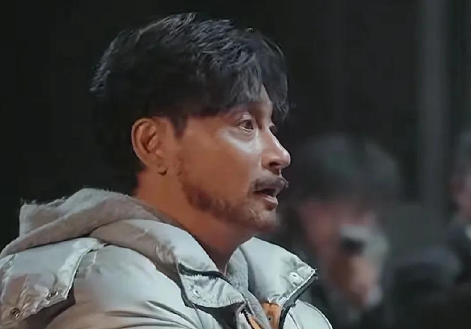 陈志朋对颜安说：“我想和你说句话，你不能生气哦，我觉得你好像庾澄庆的儿子。”颜安