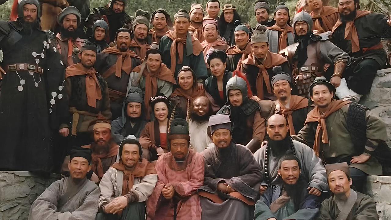 我一直在想，假如宋江在接受招安的前一刻做了一个梦，梦到他们后来的悲惨结局，108