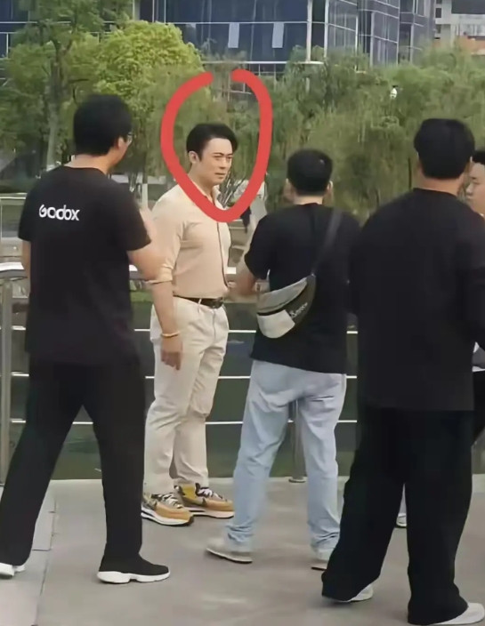 经常在香港电影里看到他的身影，有谁知道他的名字?