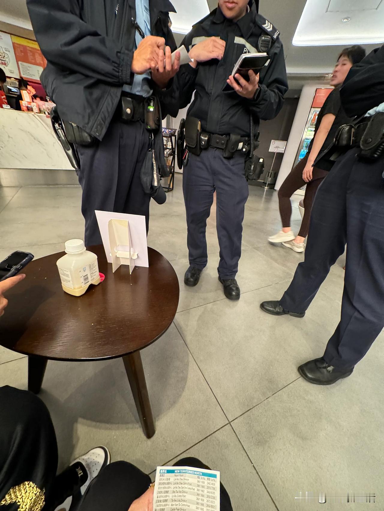 🇭🇰香港有坏人有贼人啊……第一次体验打香港报警电话及近距离接触阿Sir，贼