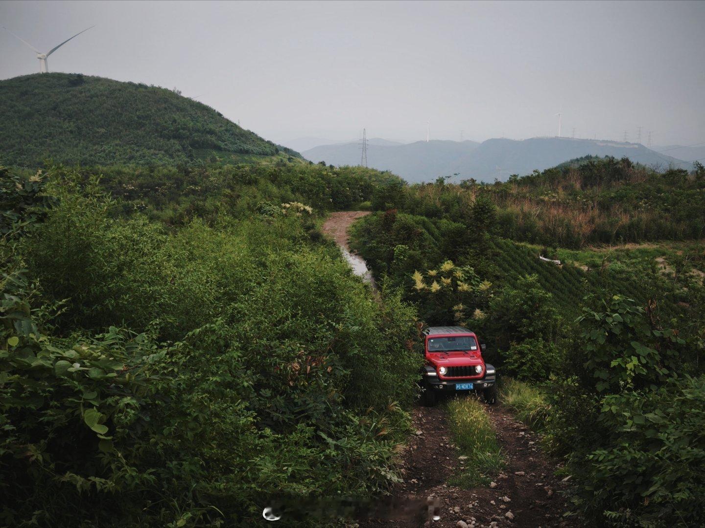 两个月前我竟然还嫌弃2.1吨的Rubicon太重了,真的是!