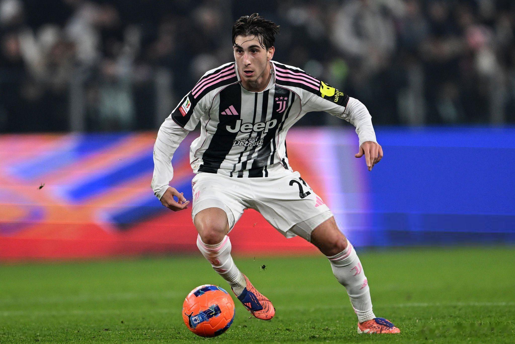 罗马体育报：如果洛卡特利能够确保防线的稳定性、拦截、平衡和稳固，那么米雷蒂或许会