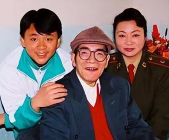 1980年，47岁的著名数学家陈景润与29岁的女军医结婚，婚后他们有了一个儿子，