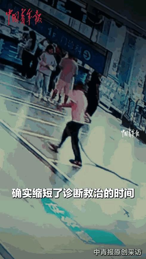 太吓人了！云南临沧，一个男子拖着2米长的眼镜王蛇冲进医院，可把医生和病人吓坏了，
