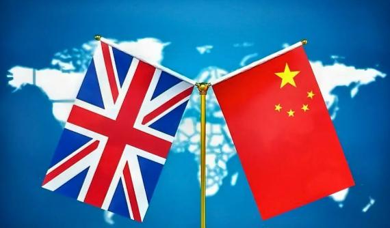 中国商务部正式宣布， 1月30日，商务部新闻发言人表示，英国成为首个签署“出