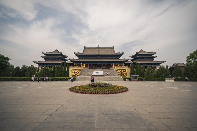 山西洪洞大槐树当然还在！它可是闻名全国的寻根祭祖圣地。洪洞大槐树位于山西临汾洪