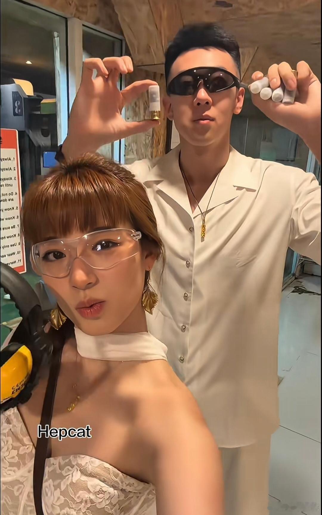 王少杰妻子更新社媒动态，休赛期和少杰一起前往泰国度假，旅行愉快啊！