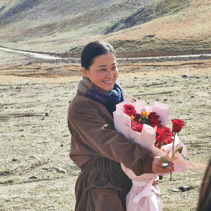《生命树》剧组确认胡歌与梅婷杀青，两人的角色戏份已全部拍摄完毕。在现阶段的剧组人