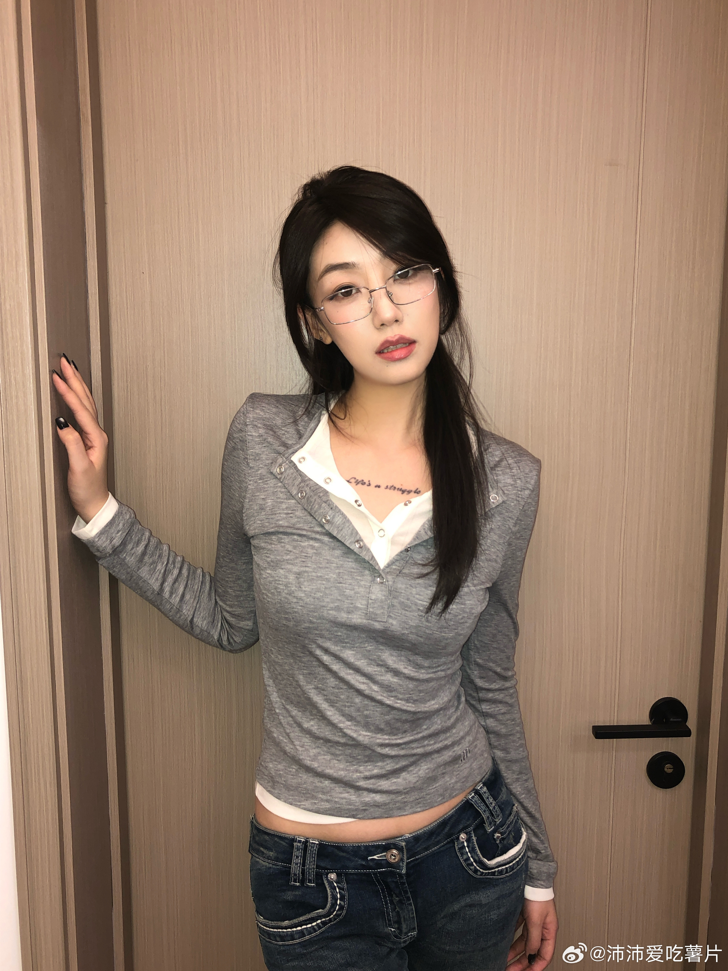 衣服基础脸就不基础📸👓～​​​