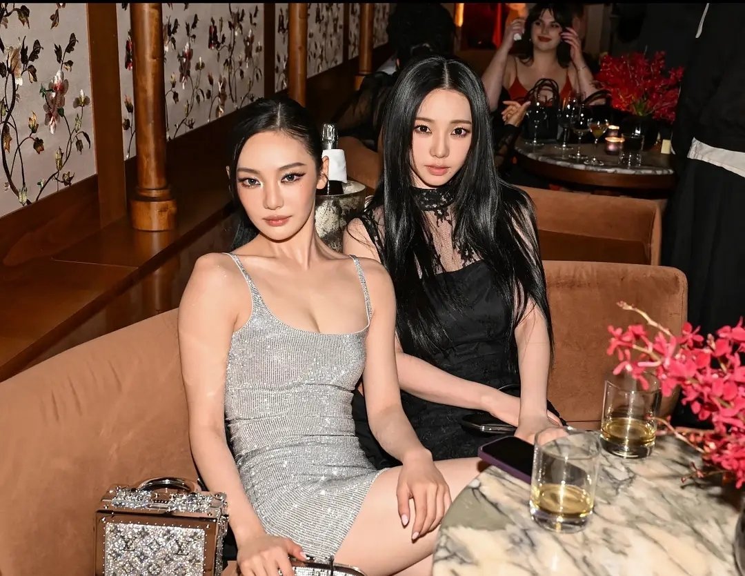 宁艺卓为什么总是这么紧绷？