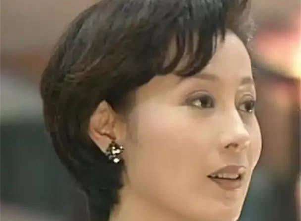 邬倩倩为爱挤走田歌，与二婚的尤小刚步入婚姻，可婚后19年坚持不生育，这段婚姻还是