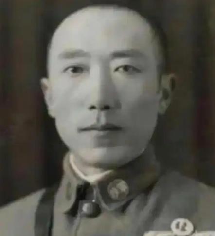 1941年，山西土匪乔日成投降日军后，日军中将黑田亲自带着一万多人包围了他。乔日