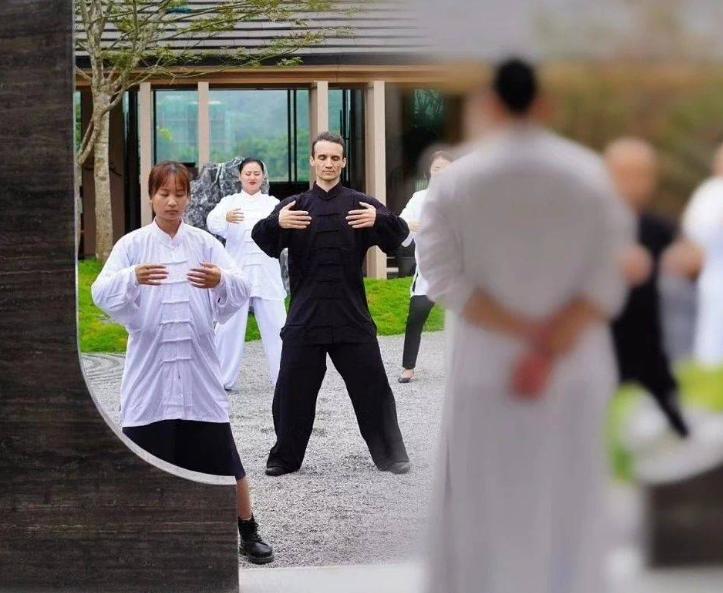 练太极拳不练推手就白练了？90%的人误解了！真相颠覆你的认知！练太