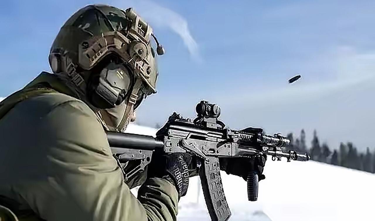 乌克兰士兵在巴赫穆特的废墟里，说过一句特扎心的话：“能看清一百米外的敌人，都是