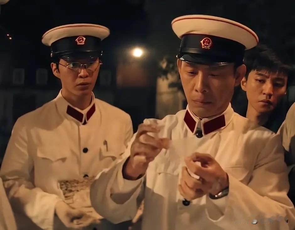 《神探之痕迹》播到现在收视一直稳在卫视前三，连刷六集的人来唠两句。之前还怕这类