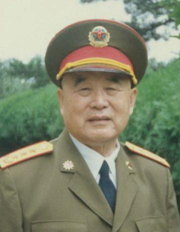 那段特殊年月，时任十三军军长吴效闵受到隔离审查，被安置在昆明郊外一栋小洋楼里面，
