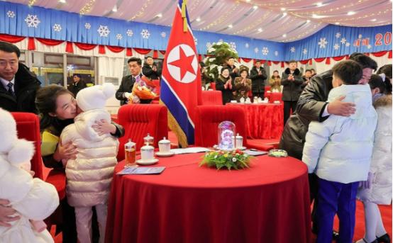 1月1日，朝鲜的跨年活动非常特殊，金正恩的女儿已经可以独当一面。根据韩联社的消息