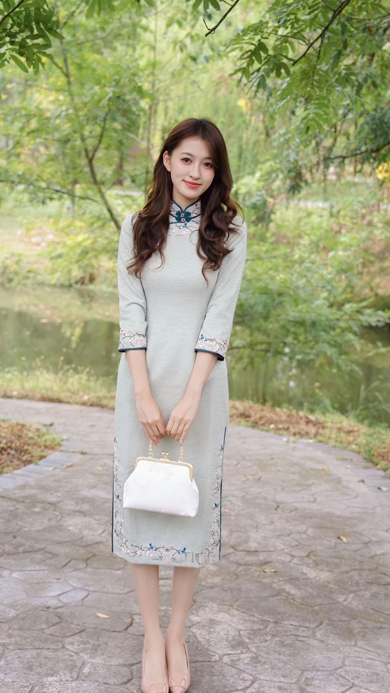 相由心生，心慈则貌美，心善则面善。