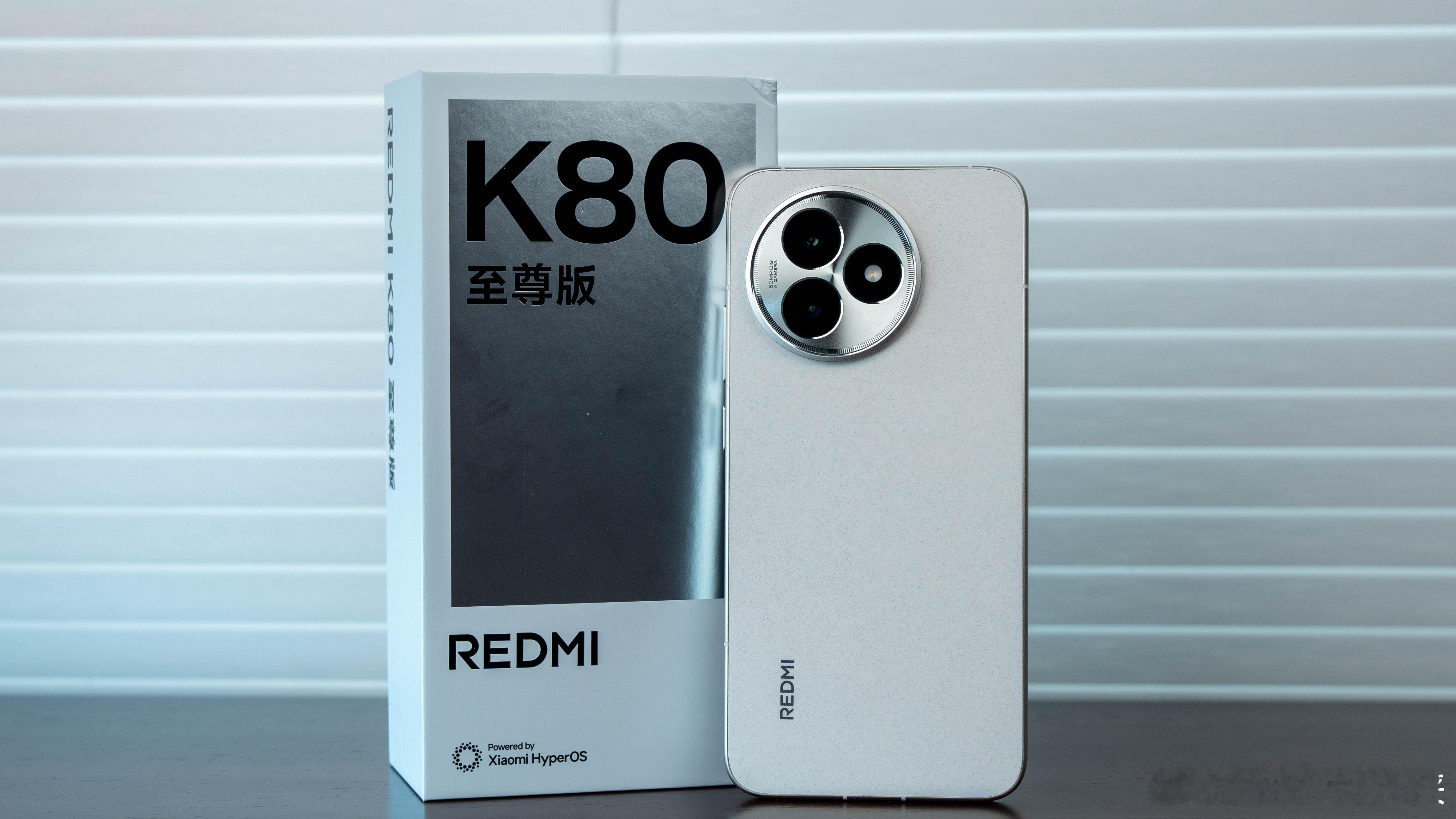 REDMIK80至尊版在我手上已经用过一段时间了，主要是这次的配置是全方位的