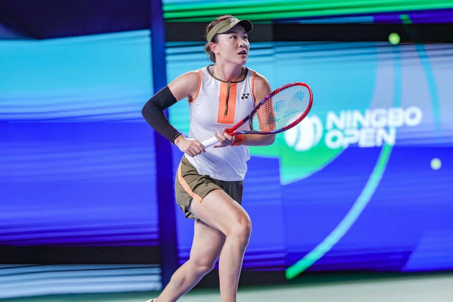 惊喜！！！持外卡出战的朱琳以4-6、6-3、6-2逆转头号种子小安德列娃，晋级宁