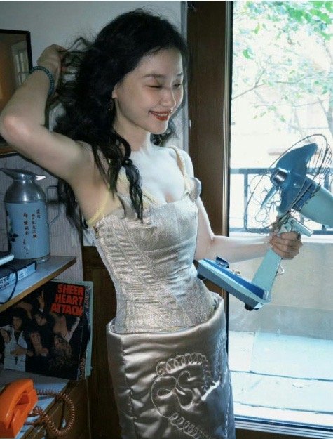 金靖太美了​​​！有一种独特的氛围感