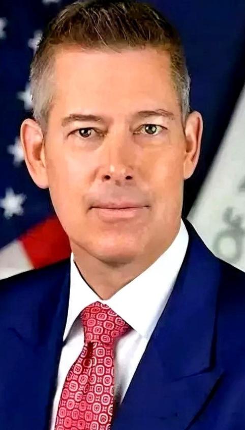 看到一条新闻，后背直发凉。美国交通部长居然公开说，如果情况再没有好转，他们可能被