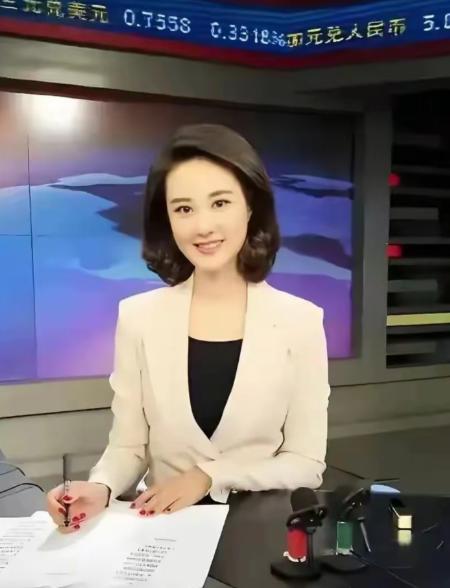 她集颜值、身材与才华于一身，被誉为最美的高考状元。曾是央视十大美女之一。她就是1