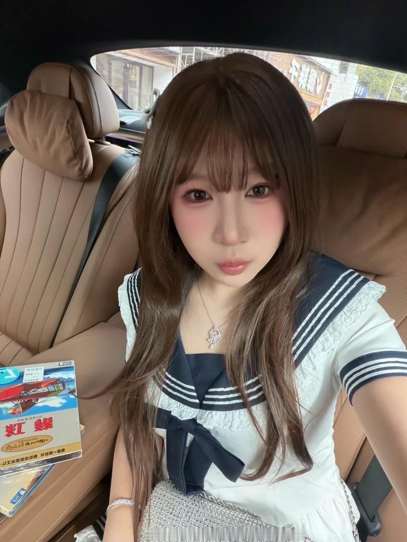 裙子破了紧急回酒店换衣服我咋这么狼狈。