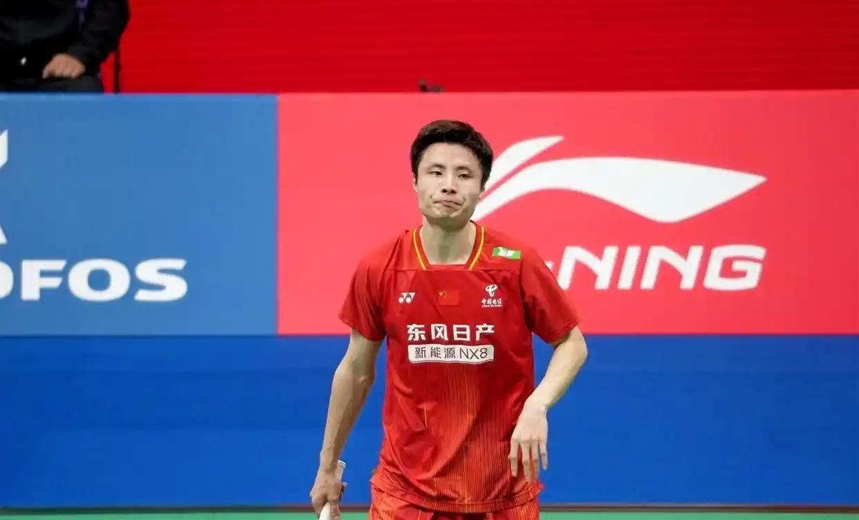 亚运会羽毛球男团决赛中国vs印尼对阵前瞻第一盘男单石宇奇乔纳坦针尖对麦芒。双方