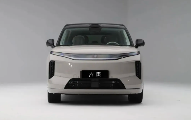 作为比亚迪品牌旗舰，第二代刀片电池、闪充技术等旗舰技术也不会缺席，再加上950k