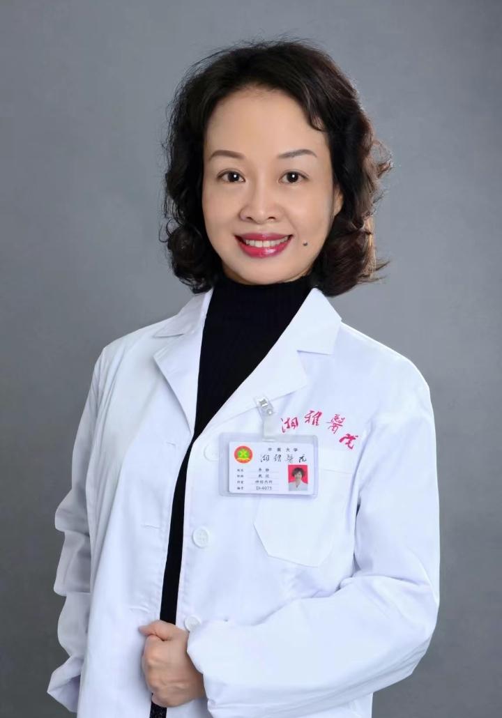 中南大学湘雅医院神经内科李静教授，55岁的她，左脸一颗美人痣格外别致，温婉大气、