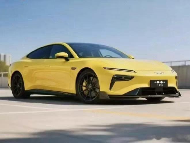 专家说今年上半年千万不要轻易买车，看完比亚迪的操作后终于知道为什么了。别家车企为