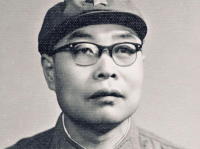 一个师长，在朝鲜坑道里被活埋了整整38个小时。上面连牺牲报告都写好了，追悼会的