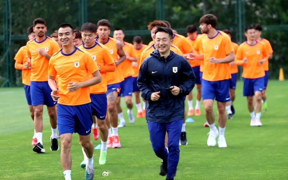 山东泰山队今天官宣集结！高准翼、王彤伤愈复出，5外援归队训练。5月29日，结