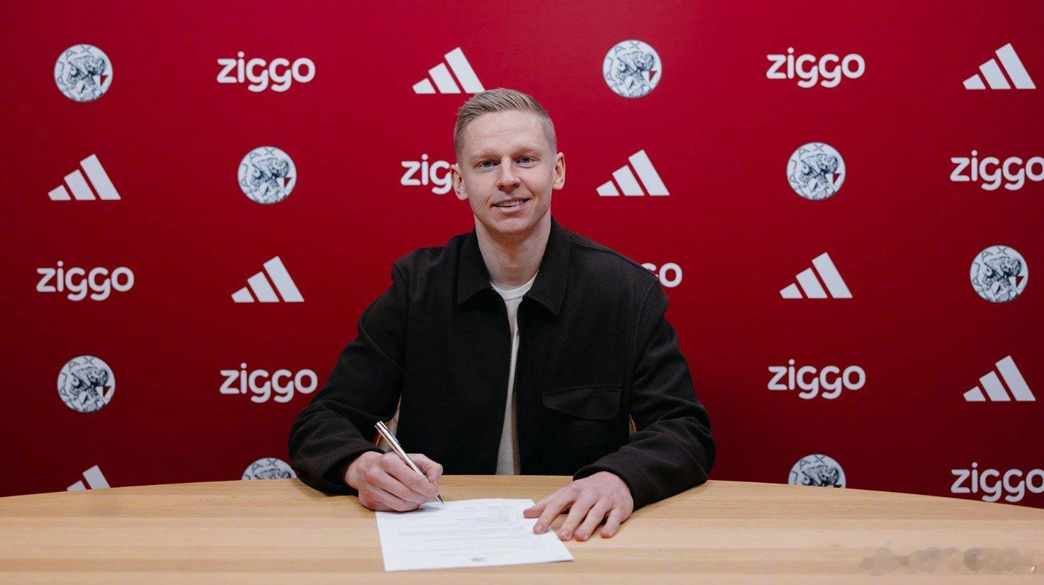 【官方】阿森纳的29岁后卫津琴科提前结束在诺丁汉森林的租借，永久转会阿贾克斯，据