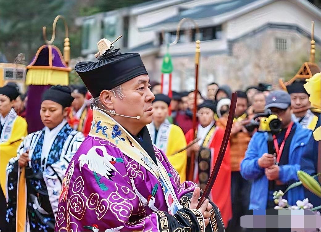 张高澄的人生简直开了挂！他是留美博士、浙大教授，妥妥的学术精英，还是硅谷科技公司