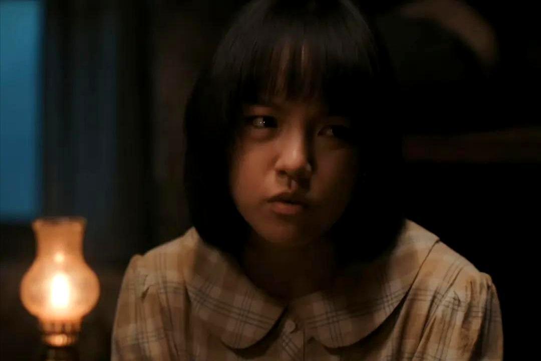 谁能想到，那个在除恶里全程傻笑、肚子里塞着上亿毒药的残障少女，才是全剧最细思极恐